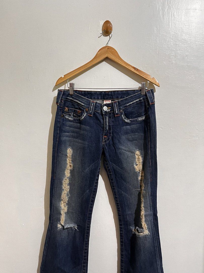 TRUE RELIGION DISTRESSED FLARED JEANS (Category: Jeans) located in Sagay. Submitted by jan_arvene (Listing ID 1468214374, Image 2). Description: 📌 True religion distressed flared jeans 32” waistline 40” length Please see pics Pm.