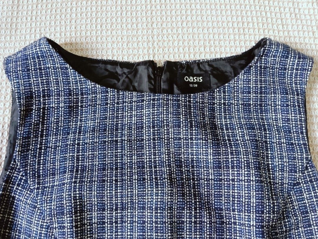Tweed Dress (Category: Dresses) located in Lemery. Submitted by bgv02 (Listing ID 1468134804, Image 1). Description: tweed dress m-l no issue perfect galing package branded.