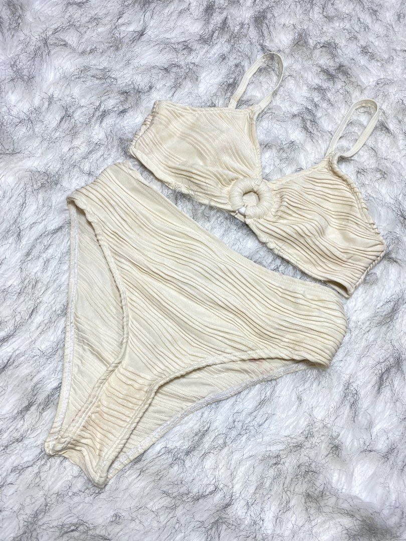 Two piece Bikini swimsuit (xs/small) (Category: Bikinis & Swimsuits) located in Manila. Submitted by csjlgen (Listing ID 1468148006, Image 3). Description: Needs wash.