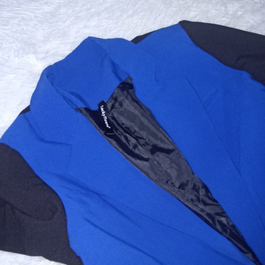 Two Toned Long Coat (Category: Coats, Jackets and Outerwear) located in Manila. Submitted by goldenmountain.e4137d (Listing ID 1468188013, Image 2). Description: Used once. No stains or damages. Buttons complete. Full lining. Medium to Large..