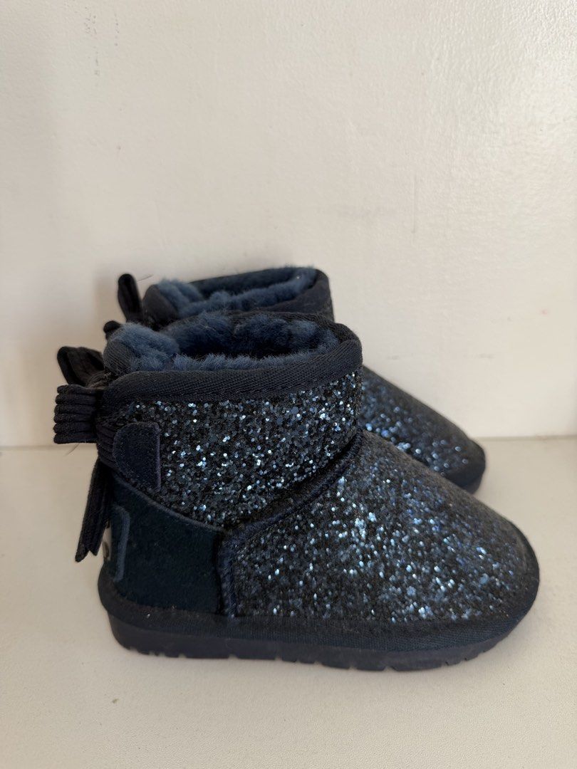UGGs Kids (Category: Boots) located in Pasig City. Submitted by rashamd (Listing ID 1468135468, Image 2). Description: 📌OG 📌 Kids AUS 7/8 US 7/8 UK 9 EU 27 Dm for other details! 📍Montalban, Rizal 📦 Lalamove, grab express, J&T or SPX .