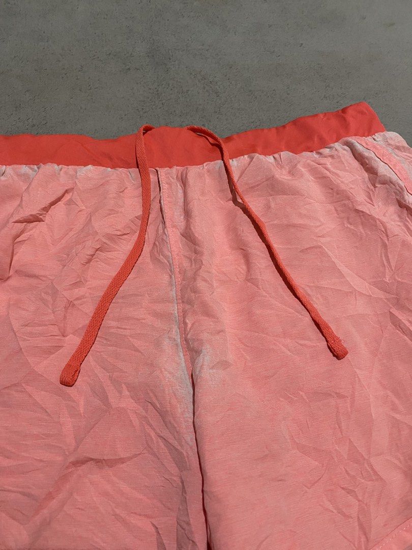 Under amour running shorts (Category: Shorts) located in Tabaco. Submitted by centthrif55361 (Listing ID 1468230946, Image 3). Description: UA running shorts Medium W:28-30 L:11 very good condition Color rate 9,2/10 need wash.