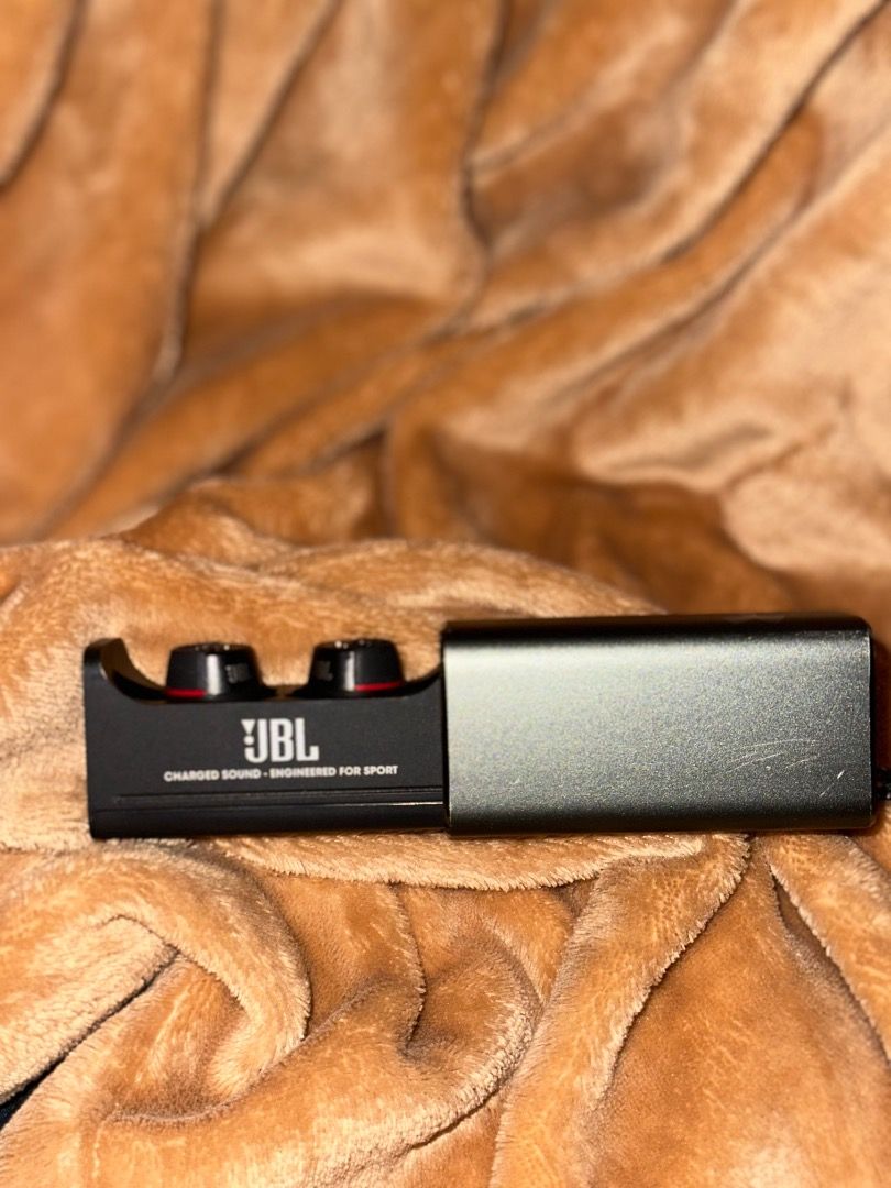 Under armour tru wireless flash JBL (Category: Headphones & Headsets) located in Caloocan City. Submitted by mecailamole1997 (Listing ID 1468222905, Image 2). Description: For personal need.