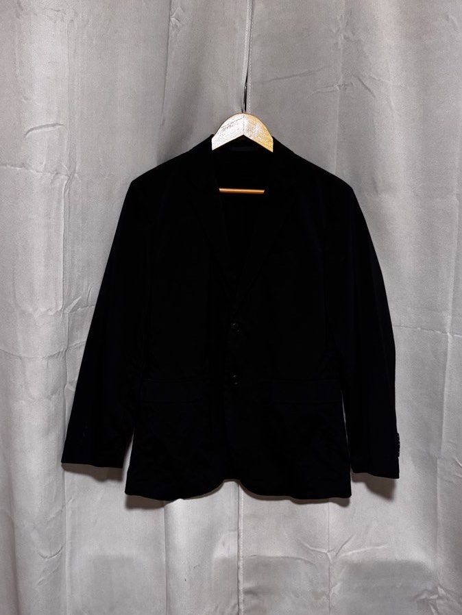 Uniqlo AirSense Jacket (Ultra Light Jacket) (Category: Coats, Jackets and Outerwear) located in Quezon City. Submitted by aintdistance (Listing ID 1468243430, Image 3). Description: - Color: Classic black - Design: Single-breasted with two front buttons - Details: Notch lapels, two front flap pockets, and buttoned sleeve cuffs - Fit: Clean, modern silhouette - Styling: Highly versatile; easily pairs with dress pants for work or jeans for a smart-