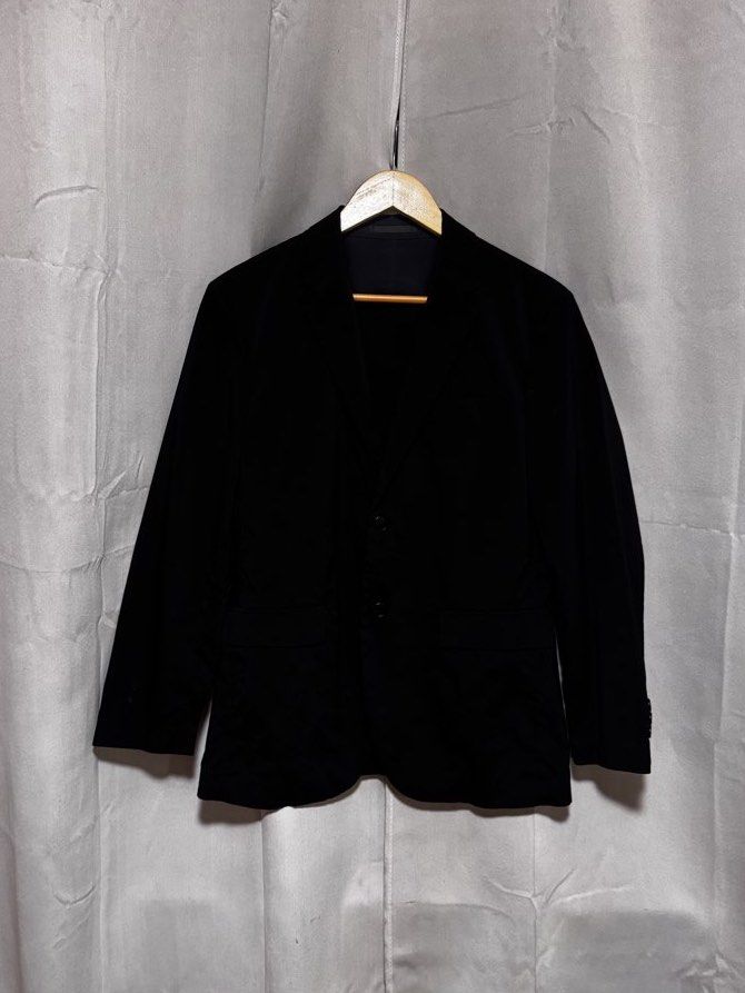 Uniqlo AirSense Jacket (Ultra Light Jacket) (Category: Coats, Jackets and Outerwear) located in Quezon City. Submitted by aintdistance (Listing ID 1468243430, Image 2). Description: - Color: Classic black - Design: Single-breasted with two front buttons - Details: Notch lapels, two front flap pockets, and buttoned sleeve cuffs - Fit: Clean, modern silhouette - Styling: Highly versatile; easily pairs with dress pants for work or jeans for a smart-
