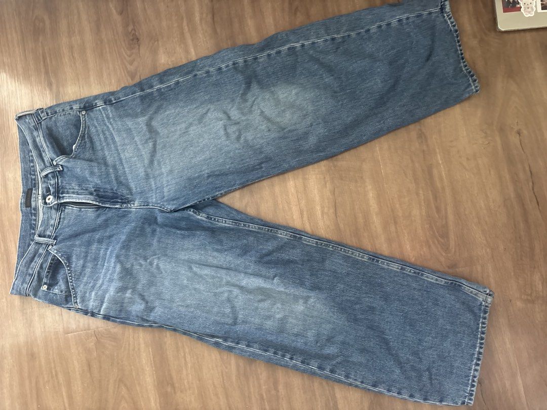 Uniqlo barrel jeans size 28 (Category: Jeans) located in Manila. Submitted by ysballsz (Listing ID 1468134614, Image 2). Description: .