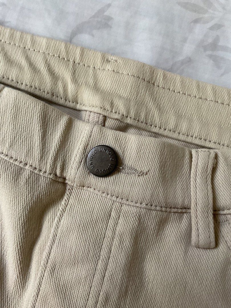 Uniqlo Beige Stretch Pants (Category: Jeans) located in Iloilo. Submitted by vanfits (Listing ID 1468142304, Image 3). Description: RFS: need funds ✨ - Color: Versatile beige / neutral - Size: M (fits waist 28-29 inches) - Material: Cotton blend with comfortable stretch - Features: Button closure and belt loops - Condition: Excellent / Ready to wear.