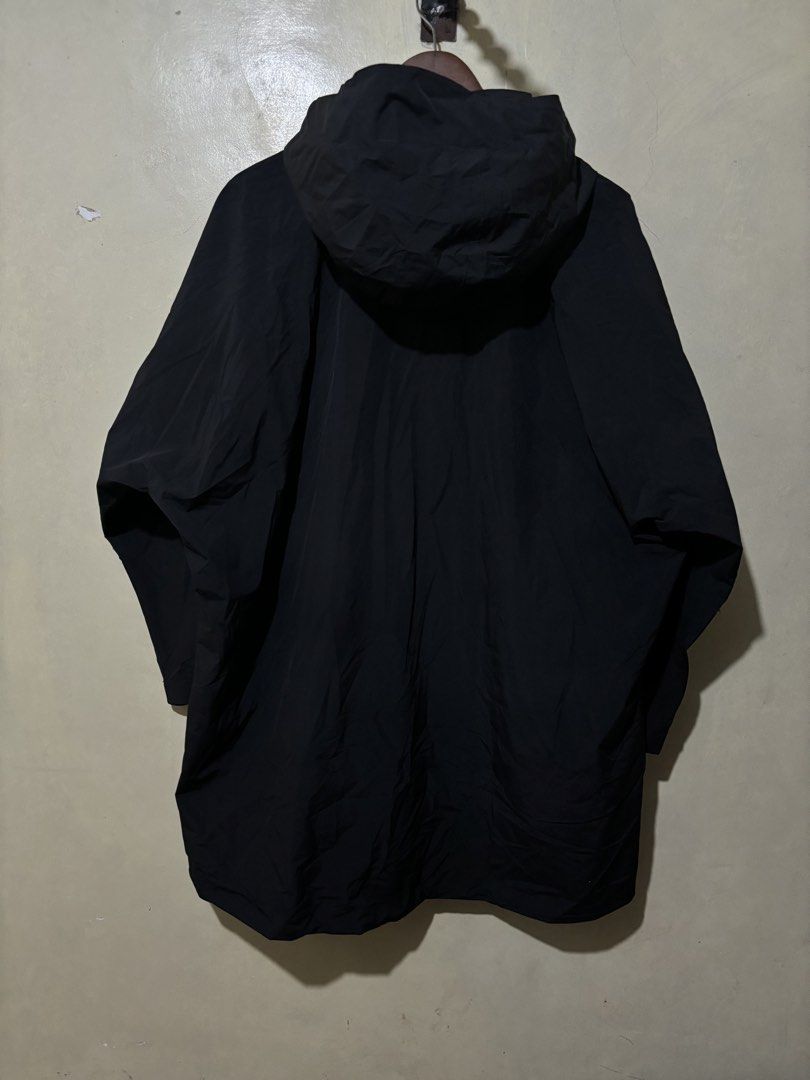 Uniqlo blocktech jacket (Category: Coats, Jackets and Outerwear) located in Taguig. Submitted by dcltrng. (Listing ID 1468063054, Image 3). Description: Waterproof for light rain Size XL Length 33 Width 27 Packable hood Can pass as brand new No issue.