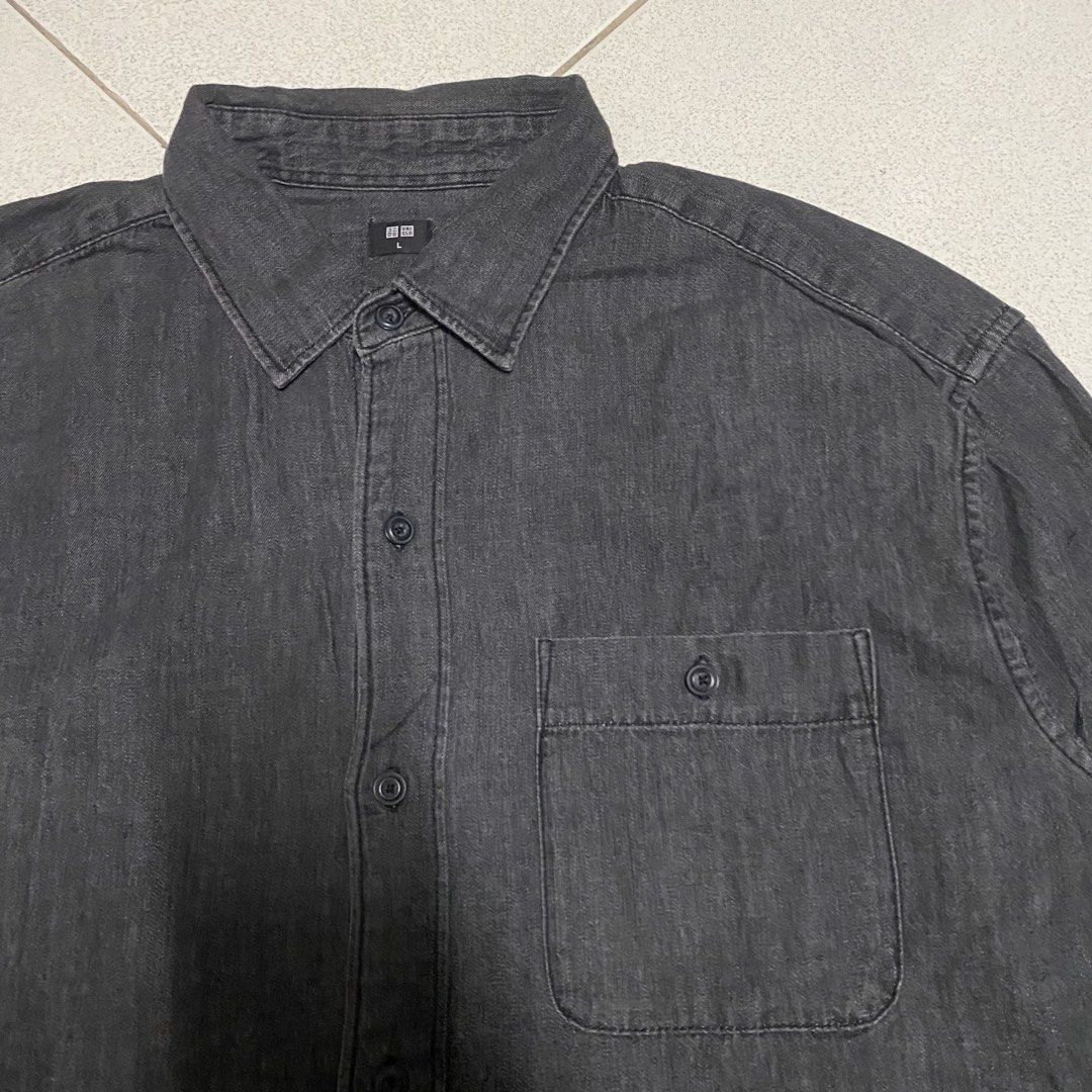 uniqlo denim washed overshirt (Category: Formal Shirts) located in Taguig. Submitted by xi_xxix1129 (Listing ID 1468110586, Image 3). Description: large on tag loose 23x29” excellent used 379php +sf no cod taguig location 📩📩📩.