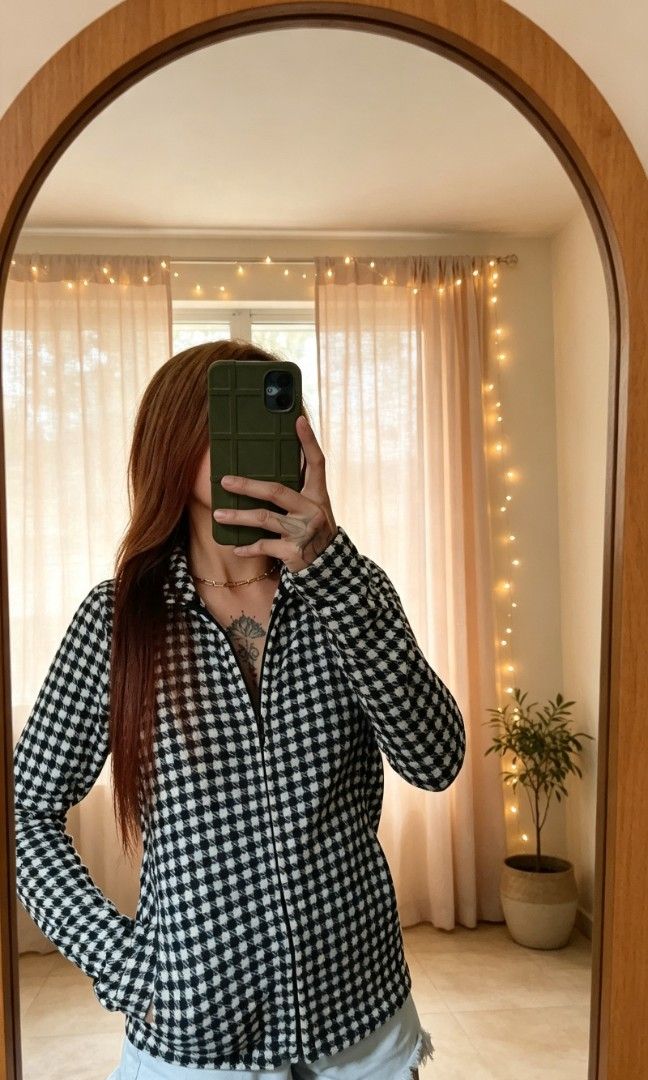 Uniqlo gingham jacket (Category: Coats, Jackets and Outerwear) located in Samal. Submitted by avdlclothing (Listing ID 1468279053, Image 2). Description: S-M.