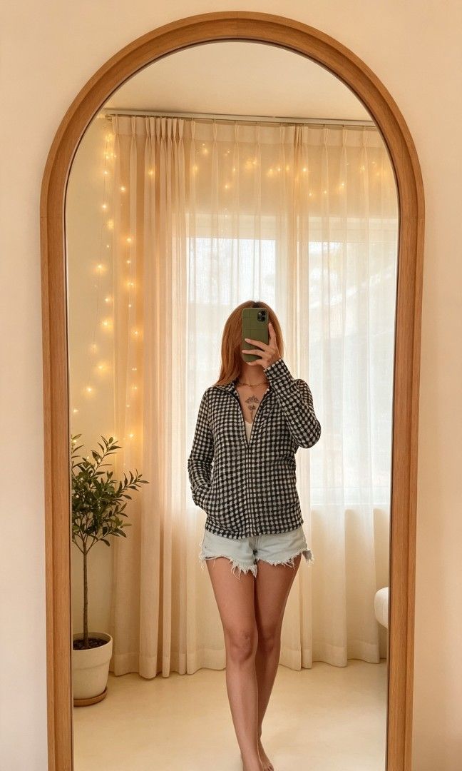 Uniqlo gingham jacket (Category: Coats, Jackets and Outerwear) located in Samal. Submitted by avdlclothing (Listing ID 1468279053, Image 1). Description: S-M.