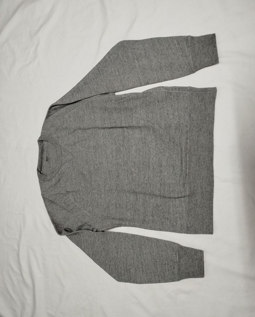 Uniqlo Grey Crewneck Sweatshirt (Category: Coats, Jackets and Outerwear) located in Cavite. Submitted by raxcollection (Listing ID 1468071000, Image 1). Description: Size: S (fits chest 80-88 cm) Material: Comfortable cotton blend with ribbed cuffs and hem Flat Lay Measurements: Width: 19 inches Length: 38 inches sleeve length: 25 inch 🚚 Delivery: Lalamove or J&T 💳 Payment: GCash only 📍 Location: General Trias, Cavite.