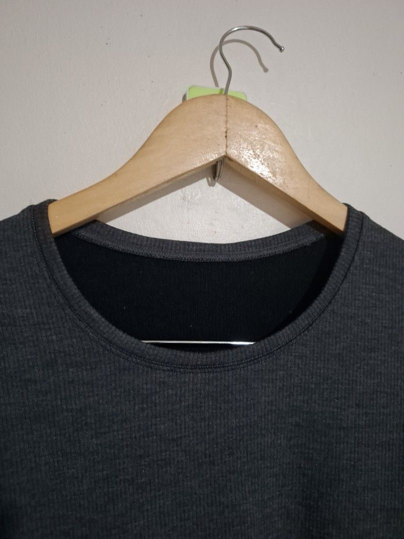 Uniqlo heattech ultrawarm M (Category: Longsleeves) located in Subic. Submitted by petitecorner22 (Listing ID 1468172544, Image 2). Description: no more haggling please.