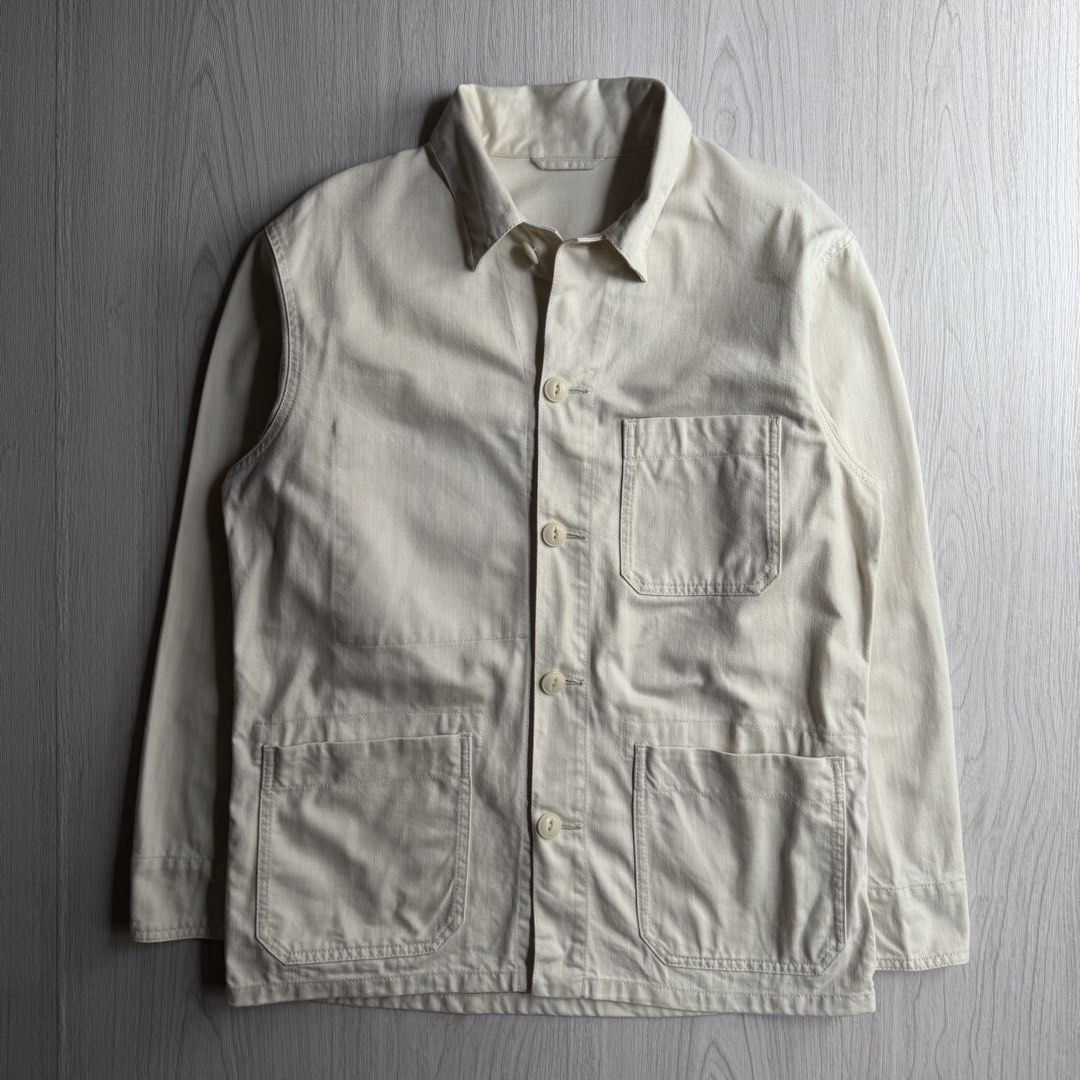 Uniqlo Ivory Chore Jacket (Category: Coats, Jackets and Outerwear) located in Zamboanga. Submitted by rustic.rev (Listing ID 1468177953, Image 1). Description: Uniqļo Ivory Chore Jacket In excellent condition Tagged: S fits M Actual Measurements: Pit to pit: 22” Length: 28” Shoulders: 18.5” Sleeves length: 23”.
