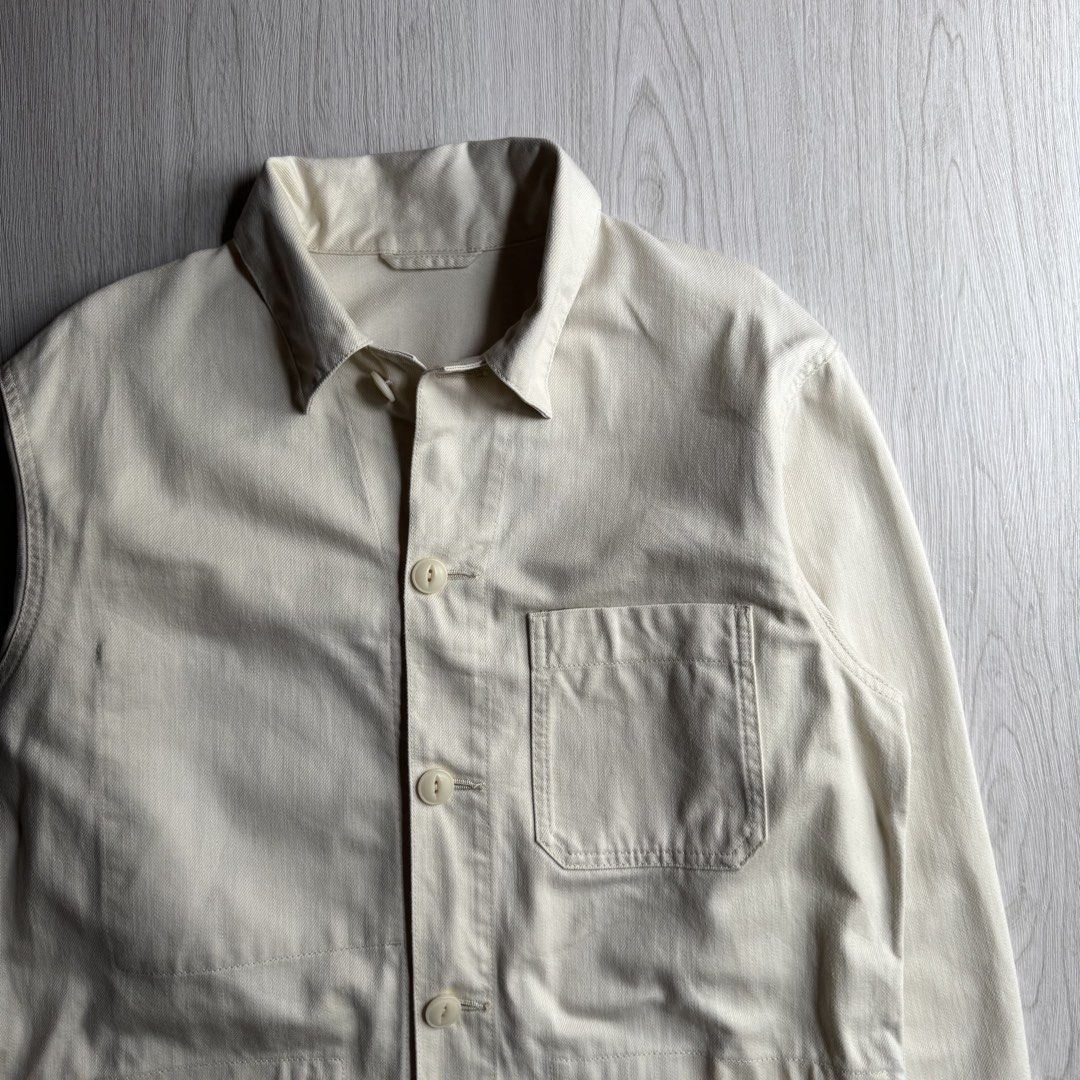 Uniqlo Ivory Chore Jacket (Category: Coats, Jackets and Outerwear) located in Zamboanga. Submitted by rustic.rev (Listing ID 1468177953, Image 2). Description: Uniqļo Ivory Chore Jacket In excellent condition Tagged: S fits M Actual Measurements: Pit to pit: 22” Length: 28” Shoulders: 18.5” Sleeves length: 23”.