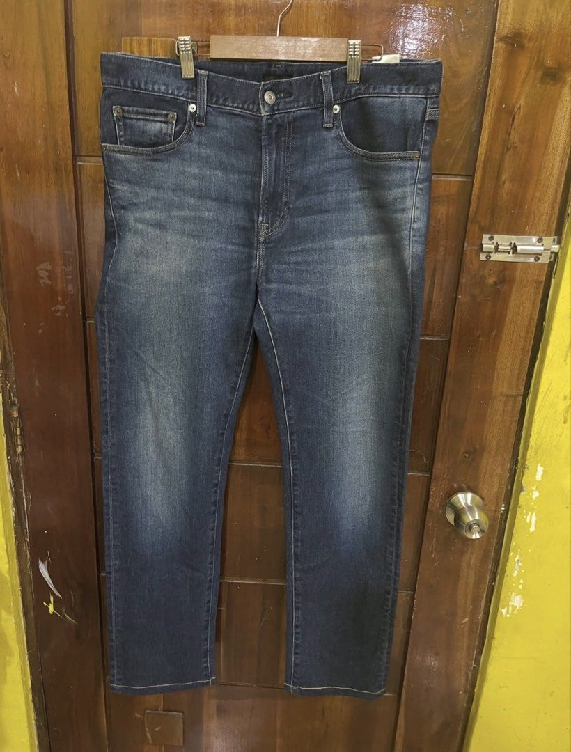 Uniqlo Jeans (Category: Jeans) located in Marikina City. Submitted by greatfindsmnlph (Listing ID 1468064621, Image 1). Description: Uniq lo Jeans Price: 400 Size: Large (stretch) Waistline: 34 Length: 40 Hemline: 8.5 Color: Black Color Rate: 10/10 Condition: 10/10 almost new Very nice in actual.