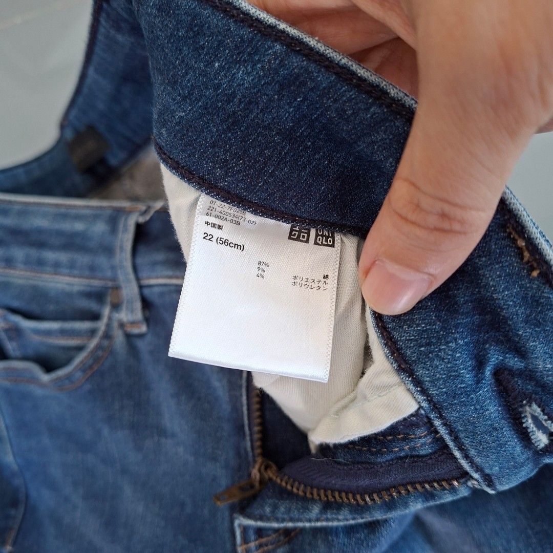 UNIQLO JEANS (Category: Jeans) located in Abucay. Submitted by petiteprettyboutiquev2 (Listing ID 1468115715, Image 2). Description: + SF(J&T).