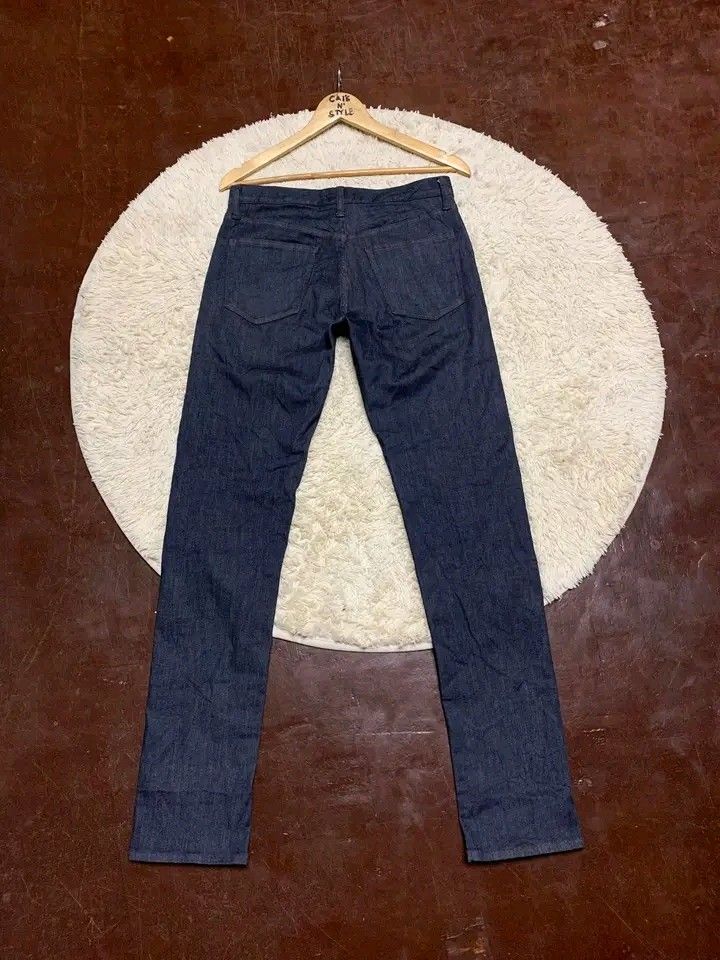 Uniqlo jeans for men (Category: Jeans) located in Lianga. Submitted by legitseller12345678 (Listing ID 1468225232, Image 2). Description: Uniqlo jeans for men📌 Excellent Waistline 30-31 Length 42 Hem 7 Solid Mine 500 plus sf.