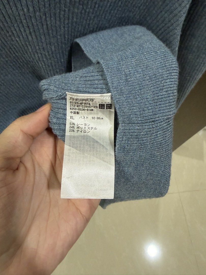 Uniqlo Knit (Category: Longsleeves) located in Mandaluyong City. Submitted by mry.mry (Listing ID 1468278032, Image 2). Description: .