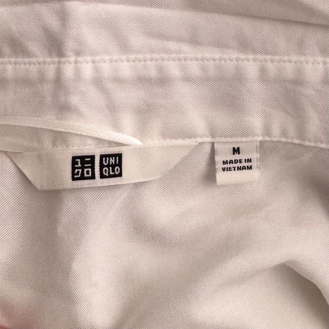 Uniqlo Long Sleeve (Medium) (Category: Longsleeves) located in Paranaque City. Submitted by simplylizzy (Listing ID 1468079940, Image 2). Description: never been used, good as new.