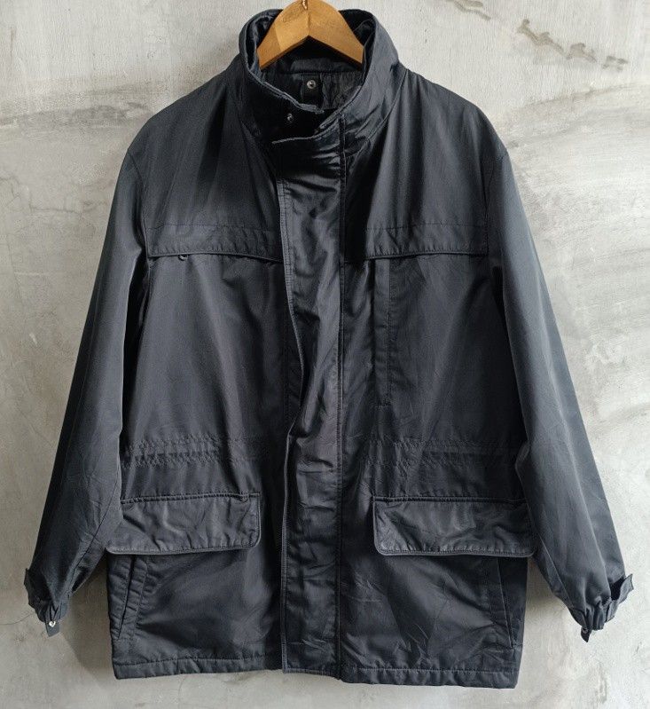 UNIQLO Men Black Premium Double Layered Down Jacket (Category: Coats, Jackets and Outerwear) located in Bacoor. Submitted by nineties_kid (Listing ID 1468140154, Image 3). Description: <===• UNIQLO Men Black Premium Double Layered Down Jacket (Outer Layer) Size: XL Shoulder width: 21 inches Sleeve Length: 25.2 inches Jacket width: 25.5 inches Jacket length: 32.5 inches (Inner Layer) Size: Extra Large Shoulder width: 20 inches Sleeve Length: 25 in