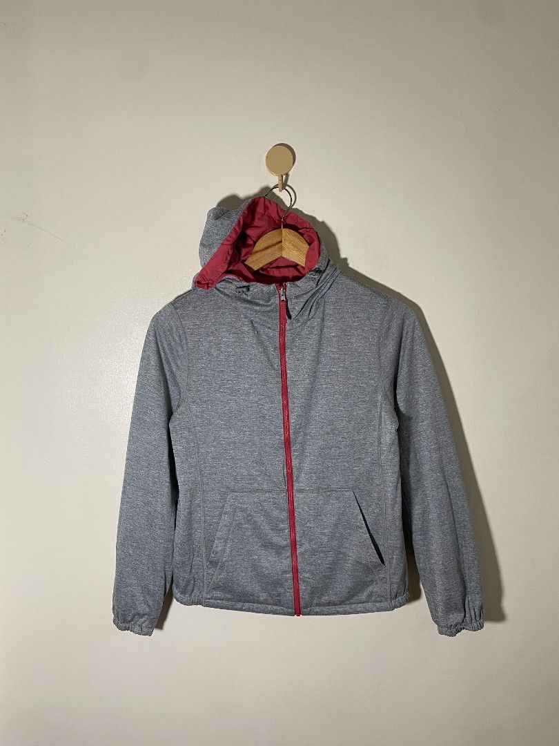 Uniqlo Reversible Jacket - Medium (Category: Coats, Jackets and Outerwear) located in Abucay. Submitted by jamesnike21 (Listing ID 1468196686, Image 2). Description: 📌Uniqlo Reversible Jacket 📌excellent condition 📌size med on tag 📌width 18' 📌length 22' 📌Slightly wrinkled due to storage 👍 📌The color of the product may differ from actual color depending on the type, condition of the display, surrounding light and other factors. 👍 📌For neg