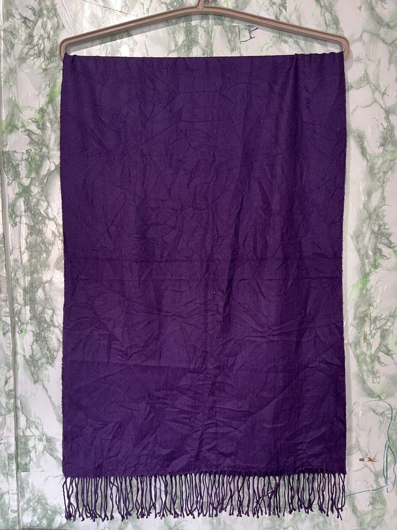 Uniqlo scarf (Category: Scarves) located in Bulacan. Submitted by letsfindukaywithme (Listing ID 1468168020, Image 3). Description: Uniqlo scarf Cotton 26x70" Like new No issue +sf payment first Ship via J&T .