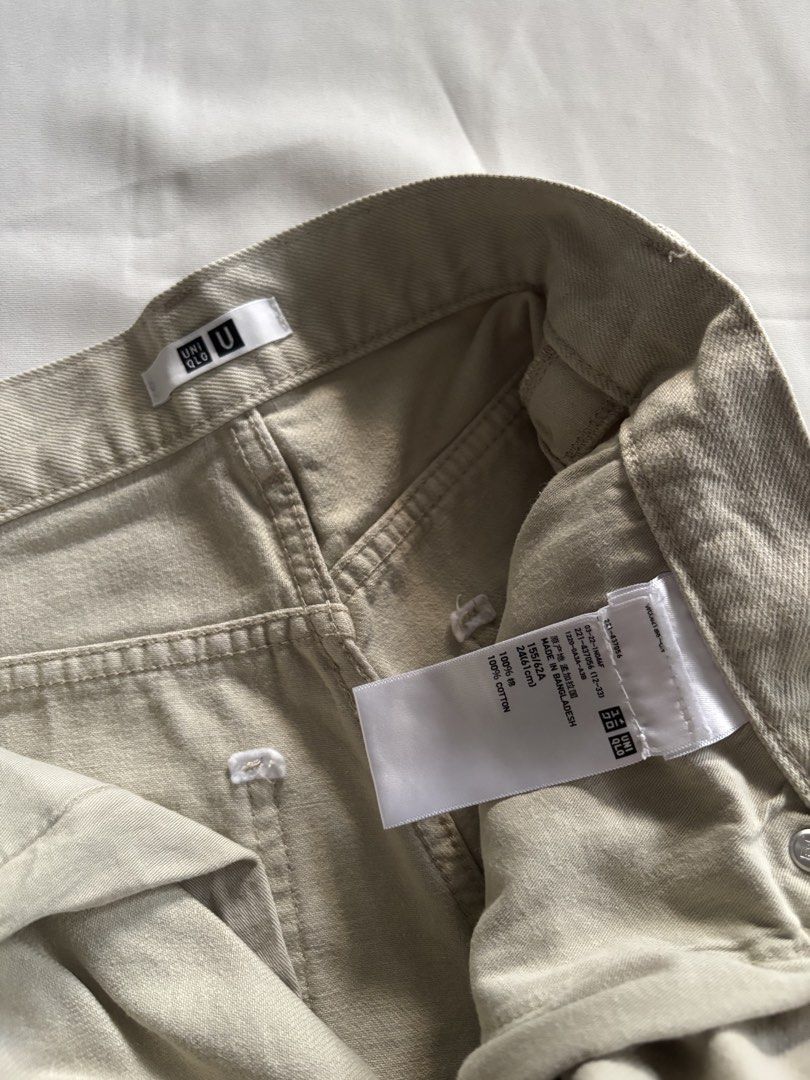 UNIQLO SHORTS (Category: Shorts) located in Bulacan. Submitted by kennyfindss (Listing ID 1468118135, Image 2). Description: W: 26–27” L: 14.5–15” Color Rate: 10/10 Condition: Good Condition Issues: None Fabric/Material: Cotton DM TO PURCHASE .