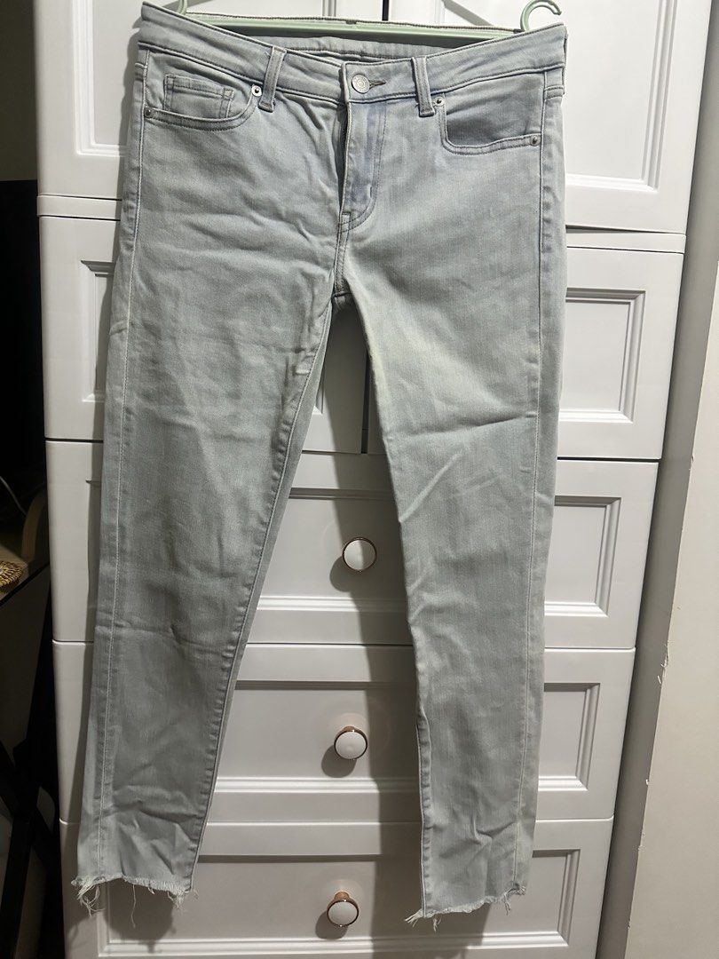 Uniqlo Skinny Jeans (Category: Jeans) located in Naic. Submitted by cilissa (Listing ID 1468258100, Image 1). Description: Bought this around 2k+ 91% Cotton 7% Polyester 2% Spandex 26(66cm) PM for more details or inquiries .