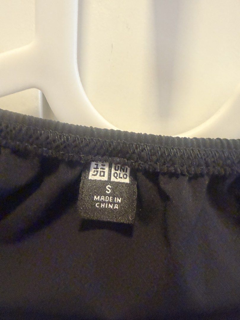 Uniqlo skirt (Category: Skirts) located in Quezon City. Submitted by destashingmycloset (Listing ID 1468122356, Image 2). Description: .