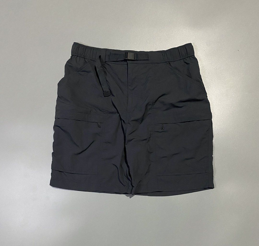 Uniqlo Utility Short (Category: Activewear) located in Jamindan. Submitted by suecyyythrift (Listing ID 1468235257, Image 1). Description: Uniqlo Utility Short (Dark Gray) 76-84cm 32 Waist 20 Length 12 Hem Like new No Flaws .