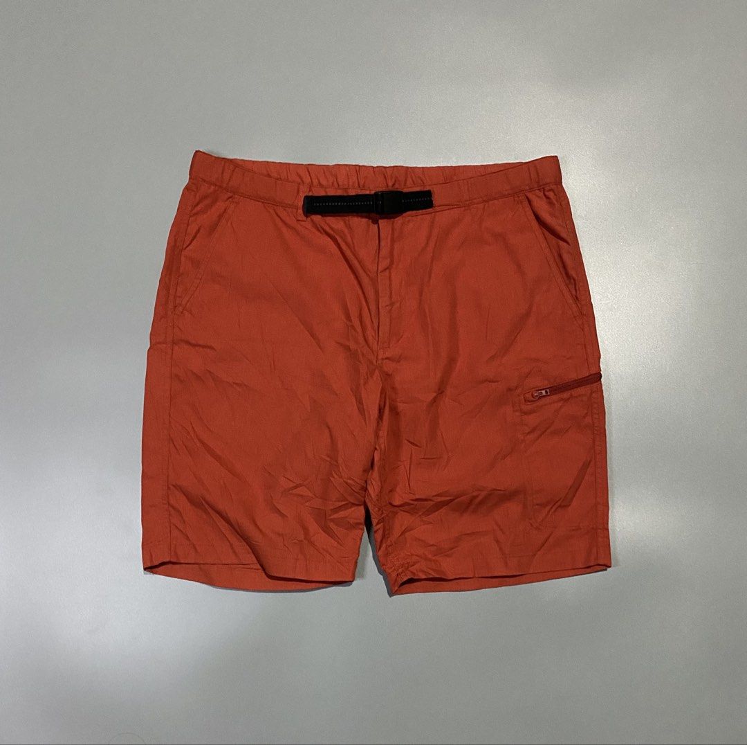 Uniqlo Utility Short (Category: Activewear) located in Jamindan. Submitted by suecyyythrift (Listing ID 1468235431, Image 1). Description: Uniqlo Utility Short 84-92cm 34 Waist 20 Length 11 Hem.