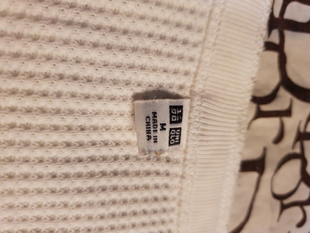 Uniqlo waffle Henley (Category: Coats, Jackets and Outerwear) located in San Fernando. Submitted by retro.district. (Listing ID 1468127412, Image 3). Description: - Uniqlo waffle Henley - Size: Large - Condition: Excellent - No issue.