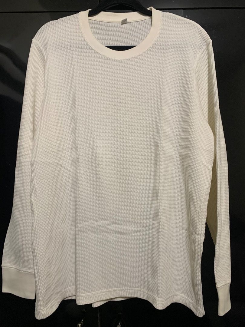 Uniqlo Waffle Sweater (White) (Category: Coats, Jackets and Outerwear) located in Taguig. Submitted by reused.unused (Listing ID 1468205949, Image 1). Description: Uniqlo Waffle Sweater (White) XL on tag 31in length (waist to hem) 27in length (sleeve) 19in width (shoulder) 25in width (pit to pit) Issue/s: signs of usage -refer to photos for actual condition -refer to close up photo for actual color -pre-loved item so signs of usage is expected -f