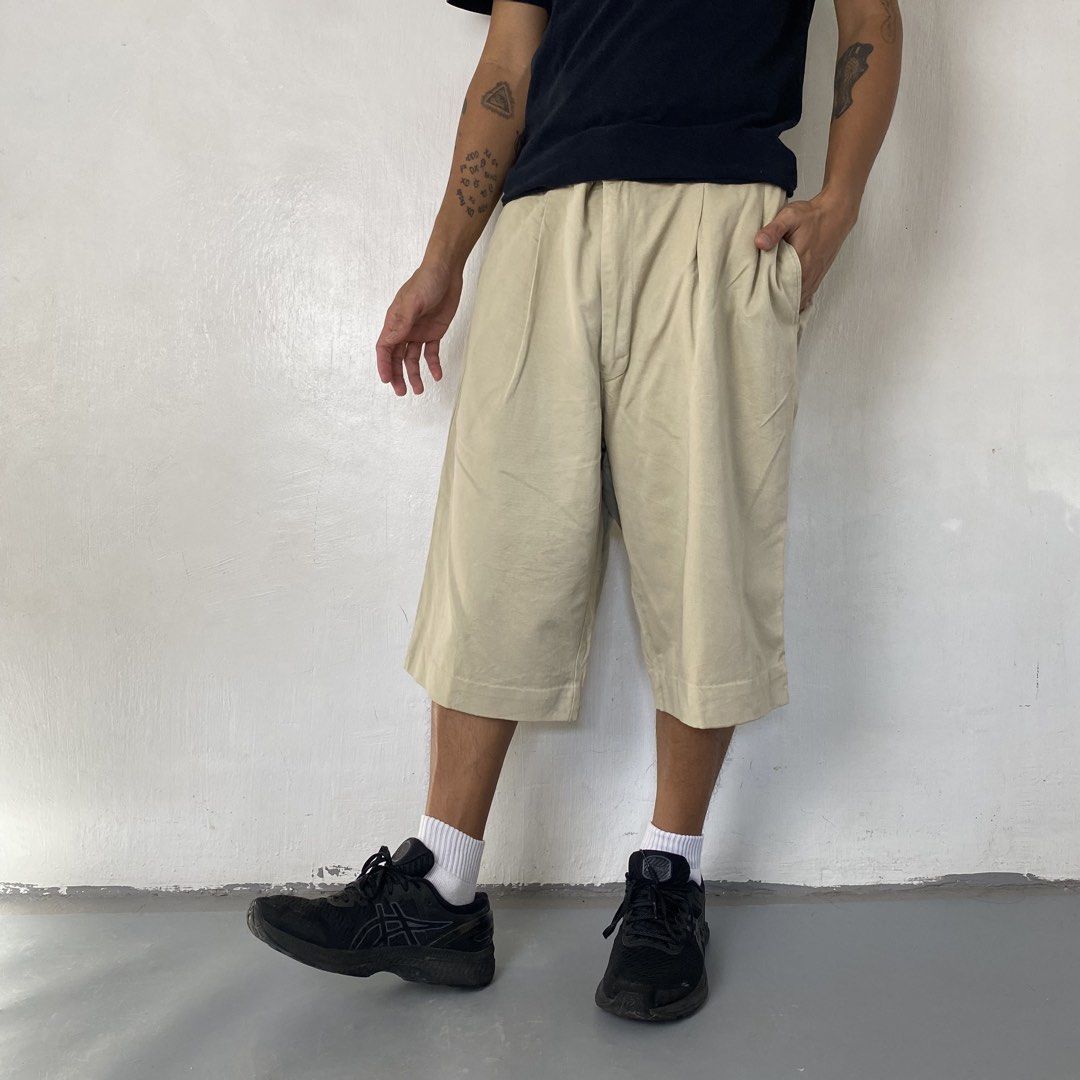 Untag Japan 🩳 | Beige Multi Pockets Short (Category: Shorts) located in Bulacan. Submitted by orc.ph (Listing ID 1468151675, Image 3). Description: Untag Japan 🩳 | Beige Multi Pockets Short Material Used: Cotton - Beige - Belt Loop Attached - Zipper and Button Closure - Multi Pockets - Pleated - Chino Short - Casual - Semi Formal - Formal - Streetwear -Size: M -Waistline: 32” -Length: 26” -Thighs: 12” -Leg Opening: 11.5” -Rise: 13.5” -Model: ‘’