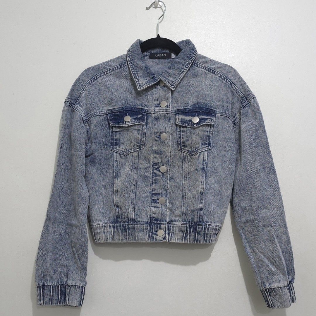 URBAN Denim Jacket Acid Wash Size Small (Category: Coats, Jackets and Outerwear) located in Las Pinas. Submitted by monmonish (Listing ID 1468112633, Image 1). Description: - Light-wash denim jacket - Cropped fit - Button-up front - Two chest pockets - Elastic cuffs and hem Size: Small Denim Fabric Measurements: Shoulder - 20" Chest - 17.5" Length - 19" Armhole - 7" Sleeve Length - 20" Used twice or thrice *Actual color may vary due to lighting *