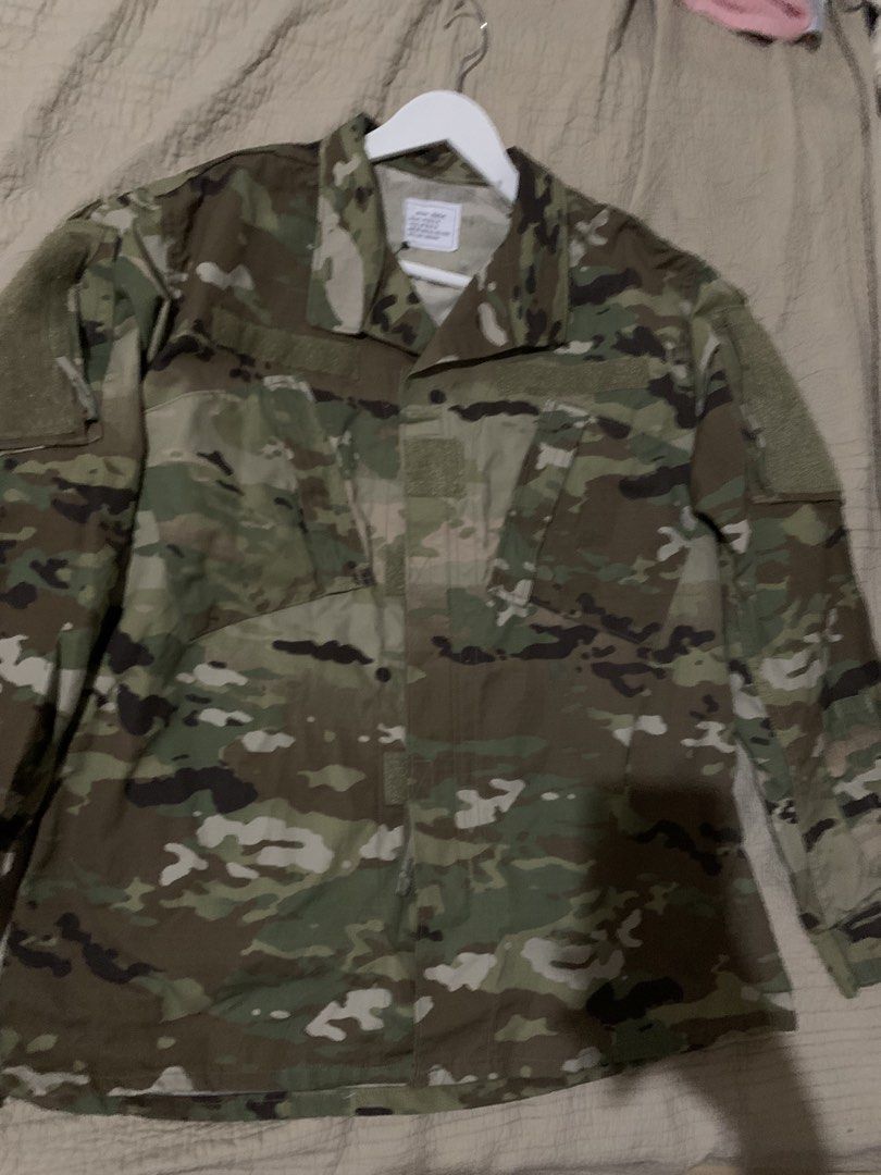 US Army OCP Multicam Combat Jacket Medium Regular (Category: Coats, Jackets and Outerwear) located in Manila. Submitted by spaceshop12345 (Listing ID 1468178983, Image 1). Description: - Authentic US Army OCP Multicam combat coat - Size: Medium Regular (fits chest 37-41", height 67-71") - NSN: 8415-01-623-5528 - Features Velcro panels on chest and sleeves for patches - Secure button front closure with protective fabric flap - Premium tactical gea