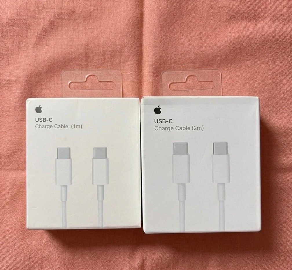 USB C CABLE MCBOOK 1M /2M (Category: Chargers & Cables) located in Manila. Submitted by itsashy (Listing ID 1468192825, Image 1). Description: 2M 500.