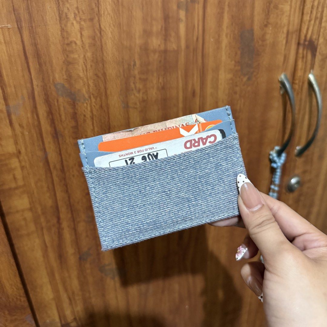 USED CARD HOLDER GUOO BEAR (Category: Wallets & Card Holders) located in Mexico. Submitted by mallarinathalie (Listing ID 1468192522, Image 2). Description: .
