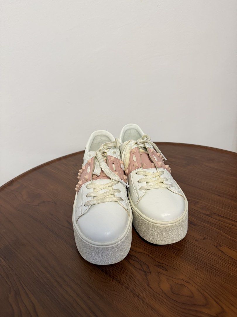 Valentino Garavani Rockstud Untitled (Category: Sneakers & Footwear) located in San Fernando. Submitted by gbagscollection (Listing ID 1468202815, Image 3). Description: Authen. Not guaran No issue Like new Size: Euro 38 || 24cm .