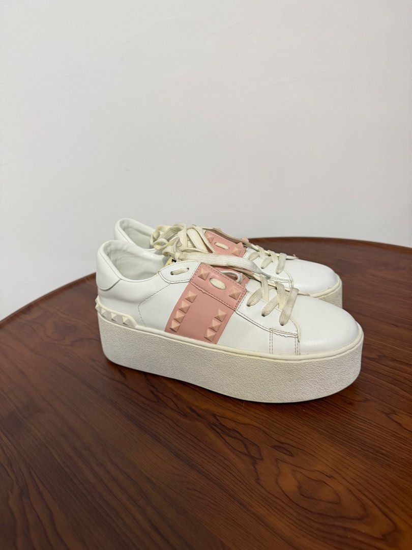 Valentino Garavani Rockstud Untitled (Category: Sneakers & Footwear) located in San Fernando. Submitted by gbagscollection (Listing ID 1468202815, Image 1). Description: Authen. Not guaran No issue Like new Size: Euro 38 || 24cm .