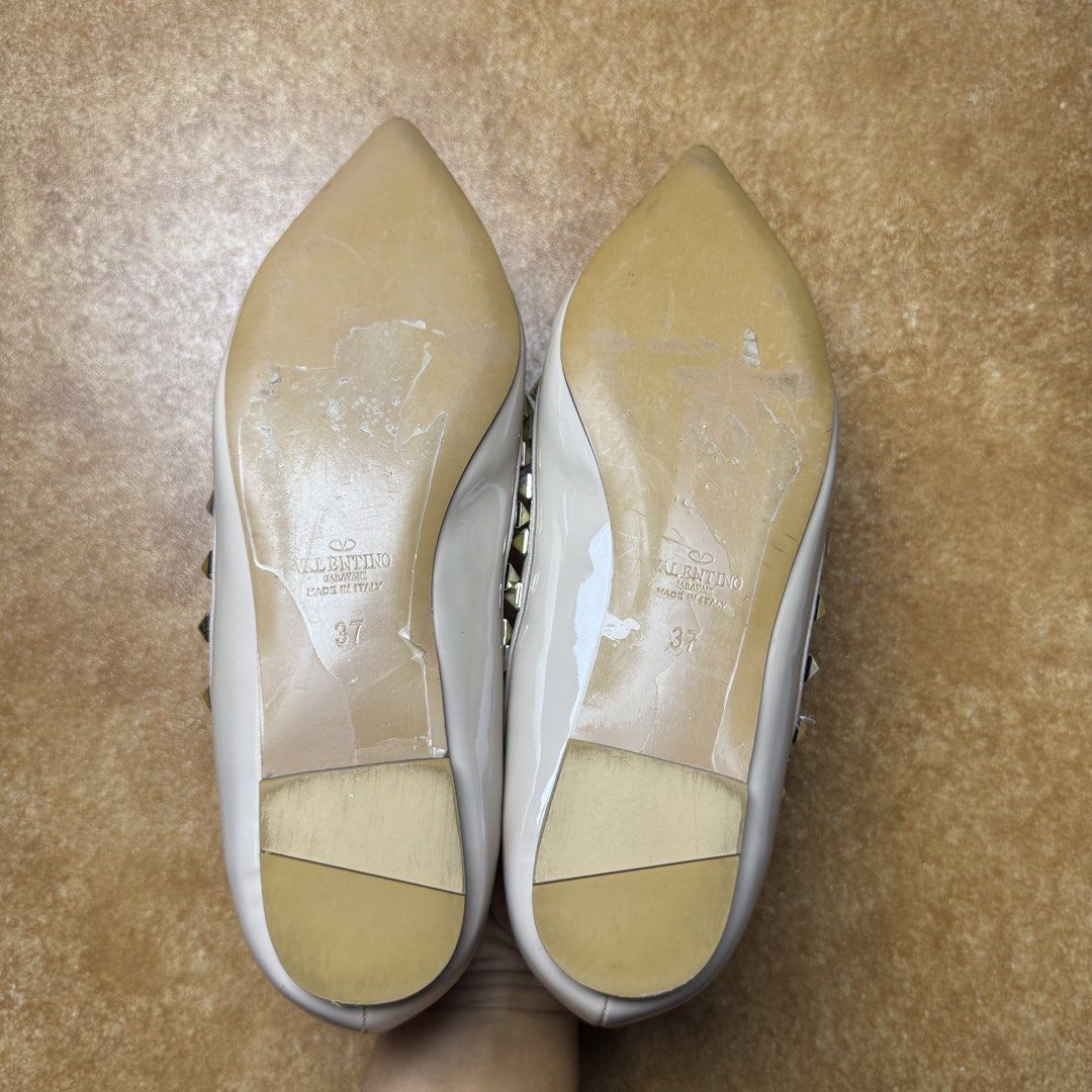 VALENTINO GRAVANI FLATS (Category: Flats & Sandals) located in Panabo. Submitted by shoerarefinds (Listing ID 1468279365, Image 2). Description: VÂĻÈÑȚÌÑO GŘÂVÂÑÌ “FLATS” SIZE: EU 37/ 23 CM Goood Condition, Minimal Sign of use LOCATION: PANABO CITY, DAVAO DEL NORTE, 8105 1700 FREESHIPPING.