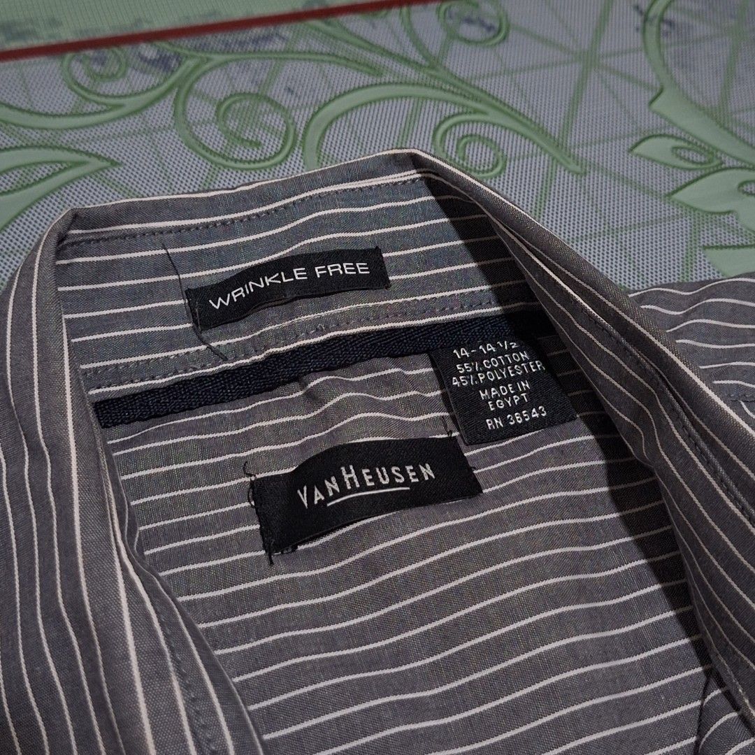 Van Heusen vertical gray and white stripes (Authentic) (Category: Tshirts & Polo Shirts ) located in Pasig City. Submitted by zelzelly (Listing ID 1468197335, Image 3). Description: RFS: Decluterring • Market value ranges at 1.5k • M - L sizing • More details of the cloth in every slide. • Good as new/condition 📍Can do meetups in any LRT2 stations Lalamove • Accepts cash on hand and Gcash as payment. • Buyer must shoulder the shipping!!.