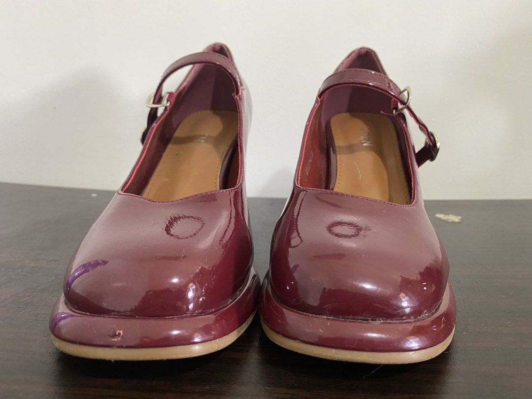 VDEN Maroon Mary Jane Block Heels Platform Shoes (Category: Heels) located in Caloocan City. Submitted by michalskir01472 (Listing ID 1468068923, Image 3). Description: - Brand: VDEN - Color/Finish: Maroon patent - Style: Mary Jane heels with chunky block heels and front platform - Details: Square toe shape, adjustable ankle strap with silver buckle - Fit & Styling: Comfortable height, easy to style with socks or tights - Condition: Soles show mo