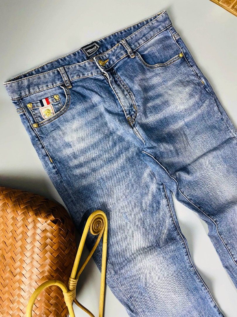 versace (Category: Luxury Apparel) located in General Santos City (Dadiangas). Submitted by samirabdul00691 (Listing ID 1468197939, Image 3). Description: BRAND➡️ VERSACE SIZE DIMES➡️W34-36+/L40/H.7 CONDITION➡️EXCLENT to new COLOR RATE➡️9.8/10 ISSUE➡️NONE PHOTO MAY VARY DUE TO LIGHTING 💡 DISCLAIMER:Please note that I SAMIR U. ABDUL is not affiliated with or endorsed by any brand. Any brand names or trademarks mentioned are the properties of thei