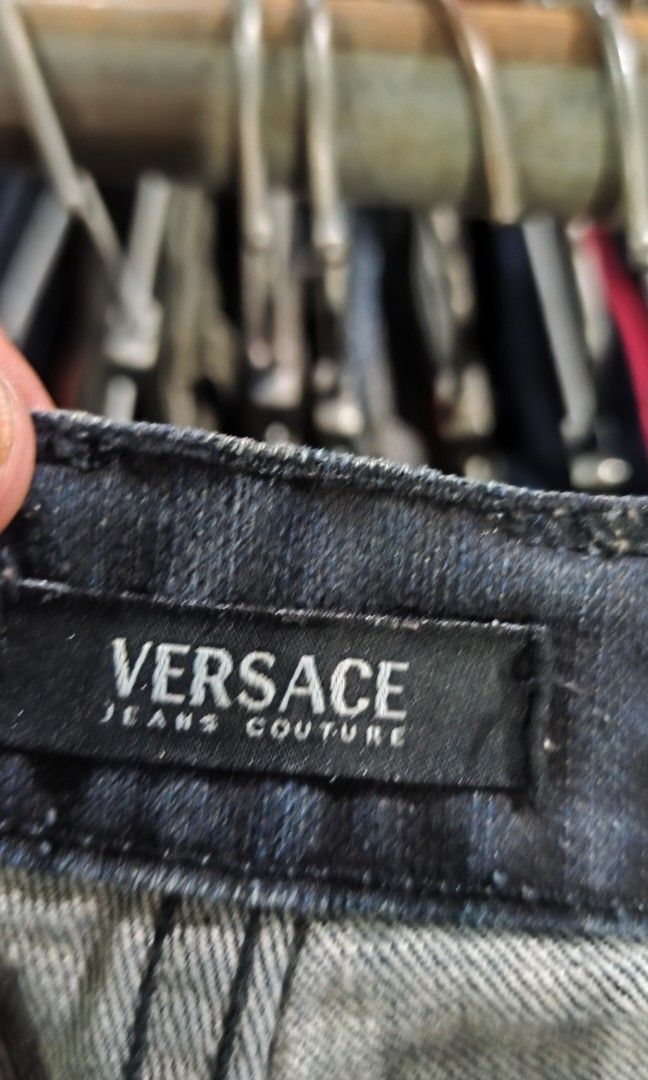 Versace (Category: Luxury Apparel) located in Taytay. Submitted by thritfings (Listing ID 1468200146, Image 3). Description: .