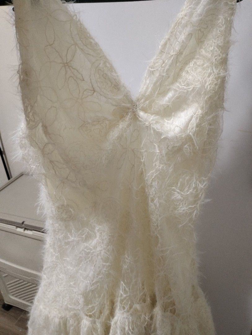 Viet Dress (Category: Dresses) located in Valenzuela. Submitted by prelovedbyicedmatcha (Listing ID 1468064660, Image 2). Description: Viet dress good as new! used once for event only no flaws.