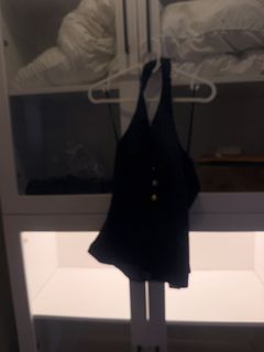 (Category: ) located in . Submitted by destashingmycloset (Listing ID 1468123728, Image 1). Description: .