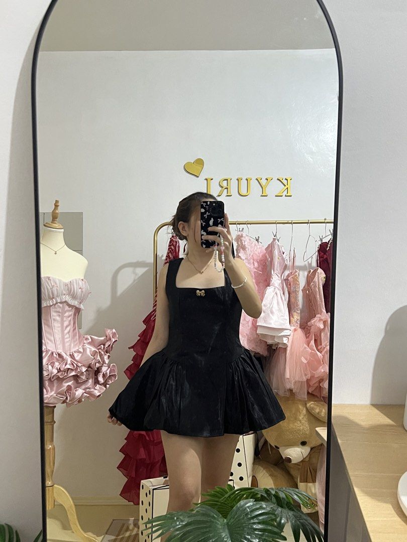 Vietnam Mini Dress (small) (Category: Dresses) located in Paranaque City. Submitted by kaleeen21 (Listing ID 1468208103, Image 1). Description: Imported Dress (made in vietnam) • SALE: 2400 • size: 24-25 waistline • brand new • good-quality • perfect for ootd , dates , special occasion, party , photoshoot • onhand ready to ship 📍Parañaque City 🛵Lalamove ready PM~.