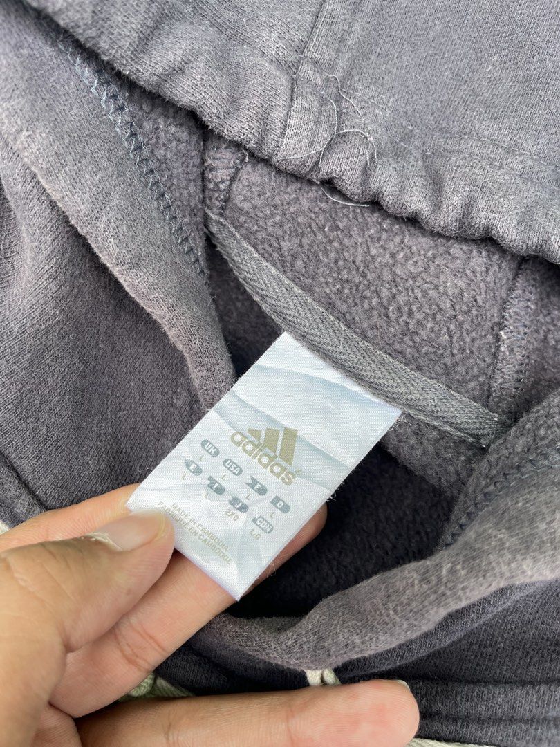 VINTAGE ADIDAS PULLOVER HOODIE (Category: Hoodies) located in Quezon City. Submitted by kentstuff (Listing ID 1468085401, Image 3). Description: VINTAGE ADIDAS PULLOVER HOODIE Size L On Tag Shoulder-Hem : 30” Pit-Pit : 24 Condition: Excellent CR: 9/10 Flaws: ❌ Needwash DISCLAIMER: This is a thrifted item. All brands, logos, and trademarks belong to their rightful owners. We’re here to rehome great pieces — no brand affiliation intended..